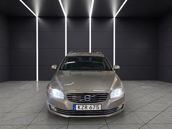 Volvo V70 8 of 30