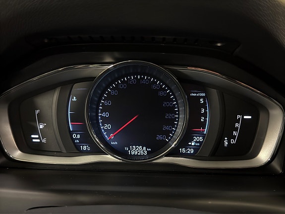 Volvo V70 22 of 30