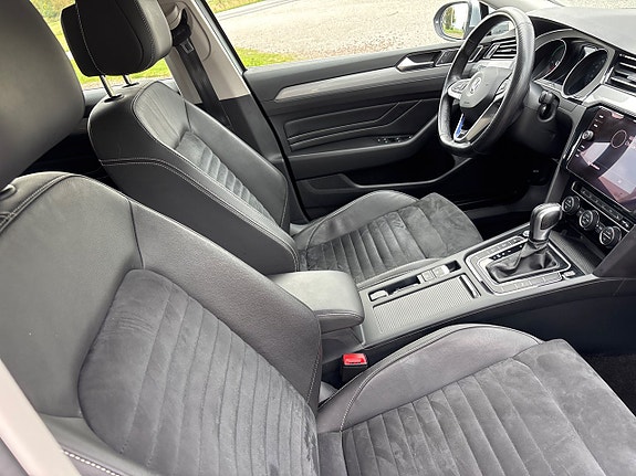 Volkswagen Passat 3 of 12
