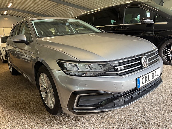Volkswagen Passat 10 of 12