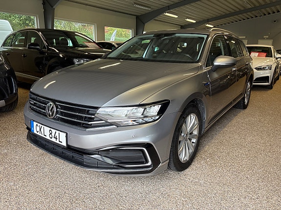 Volkswagen Passat 9 of 12