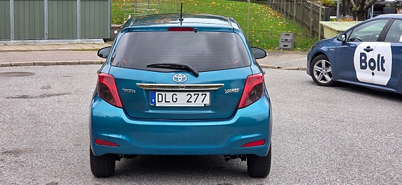 Toyota Yaris 9 of 24