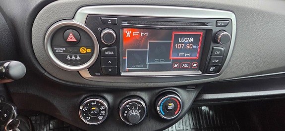 Toyota Yaris 19 of 24