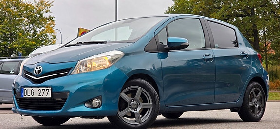 Toyota Yaris 4 of 24