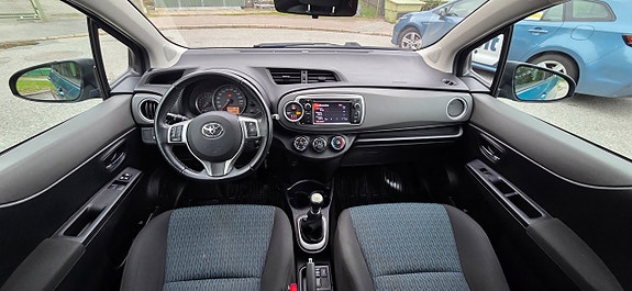 Toyota Yaris 15 of 24