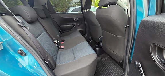 Toyota Yaris 24 of 24
