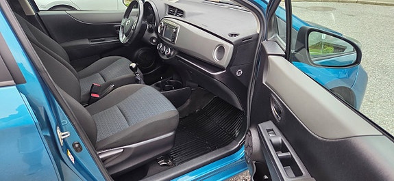 Toyota Yaris 22 of 24