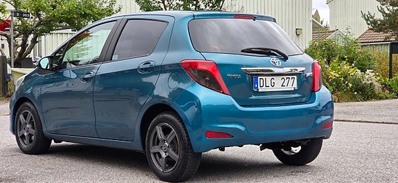 Toyota Yaris 6 of 24