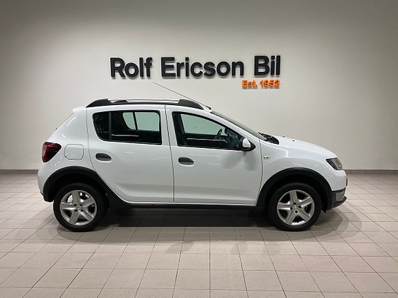 Dacia Sandero Stepway 2 of 10