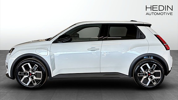 Renault 5 E-Tech 6 of 10