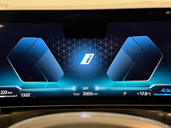 BMW 330e 14 of 18
