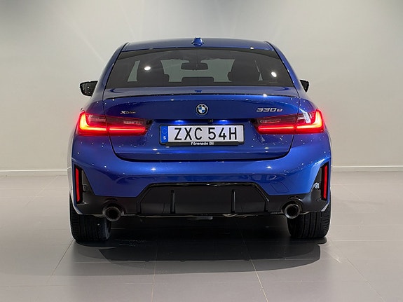 BMW 330e 4 of 18