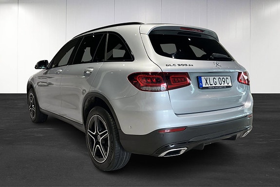 Mercedes-Benz GLC 300 de 3 of 13