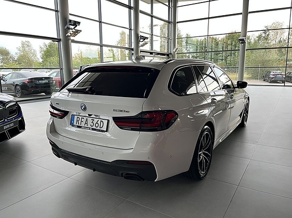 BMW 530e 13 of 14