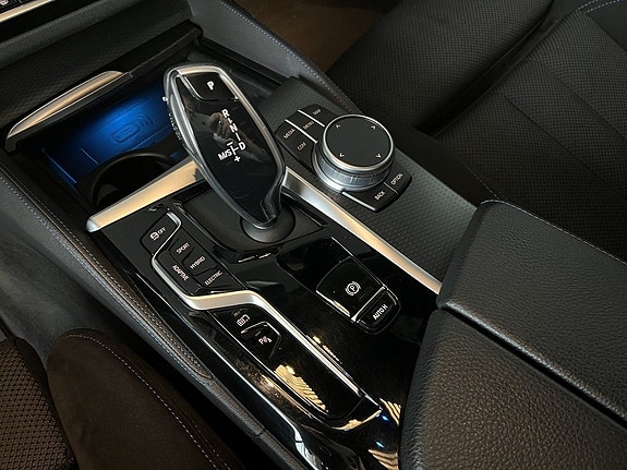 BMW 530e 8 of 14