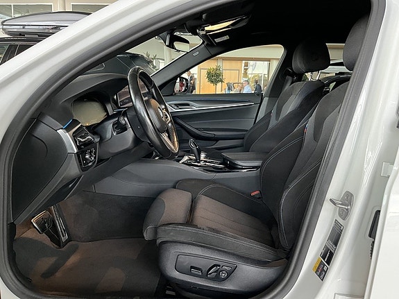 BMW 530e 5 of 14