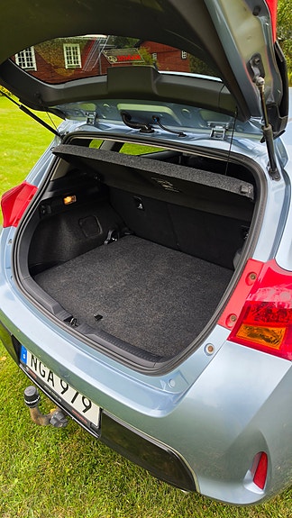 Toyota Auris 9 of 14
