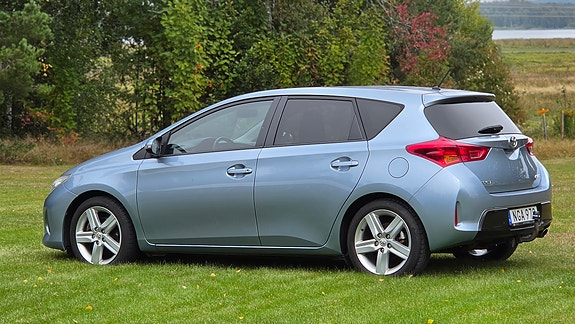 Toyota Auris 11 of 14