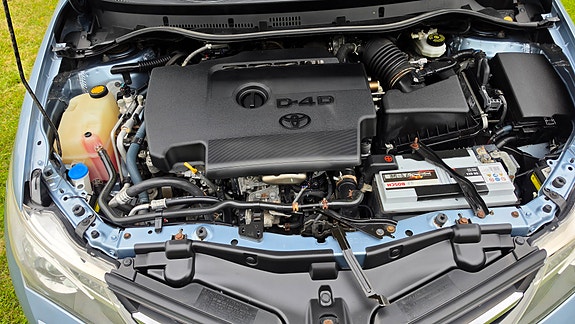 Toyota Auris 7 of 14