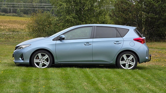 Toyota Auris 10 of 14