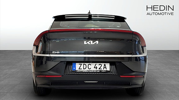Kia EV6 4 of 12