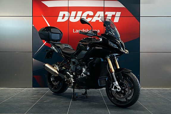BMW Motorrad S 1000 XR Helt i Nyskick!! Låga mil! 2 of 7