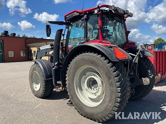 Traktor Valtra N134 TwinTrac med lastare 3 of 6