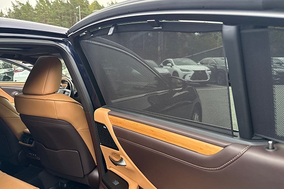 Lexus ES300h 24 of 27