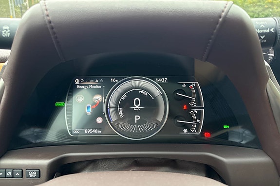 Lexus ES300h 17 of 27