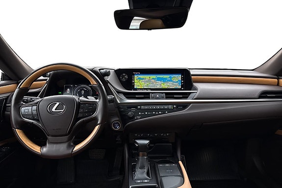 Lexus ES300h 11 of 27
