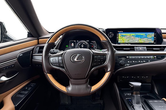 Lexus ES300h 10 of 27