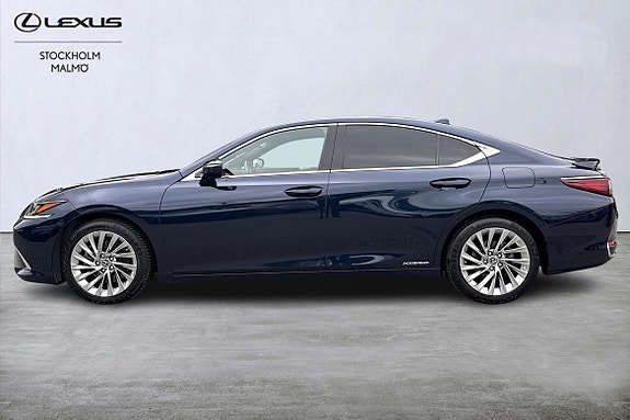 Lexus ES300h 2 of 27