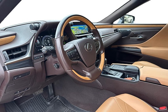 Lexus ES300h 9 of 27