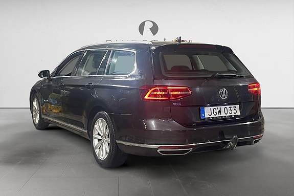 Volkswagen Passat 5 of 17