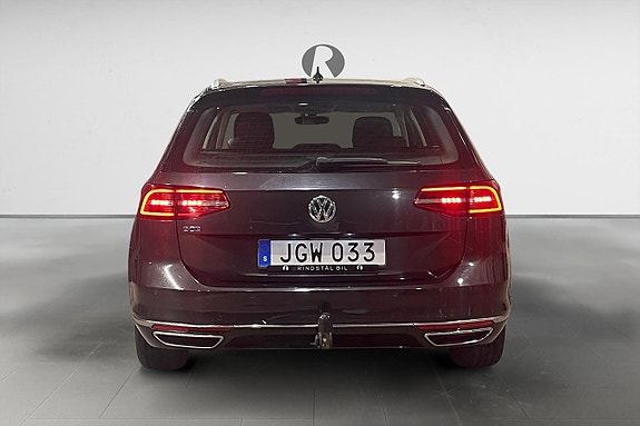 Volkswagen Passat 6 of 17