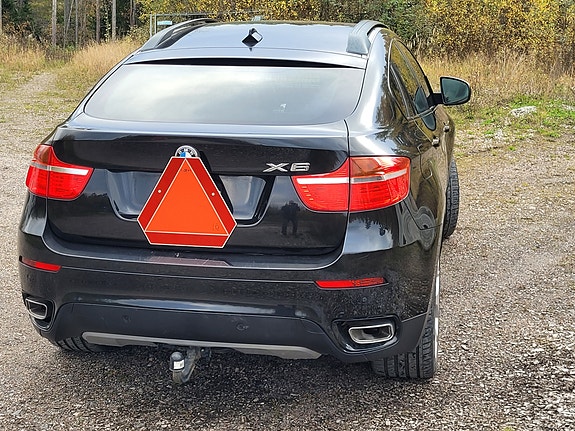 BMW X6 2 of 3