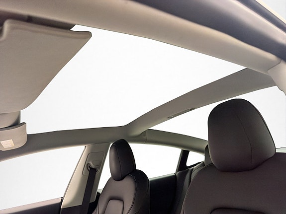 Tesla Model 3 13 of 30