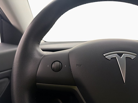 Tesla Model 3 16 of 30