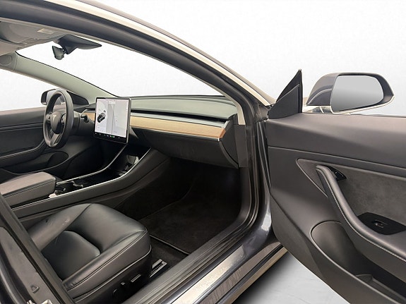 Tesla Model 3 29 of 30