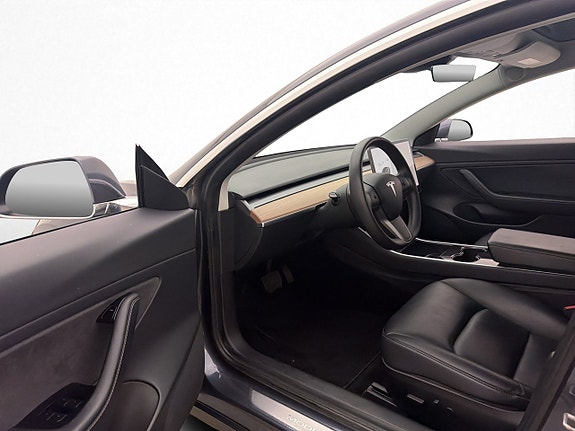 Tesla Model 3 11 of 30