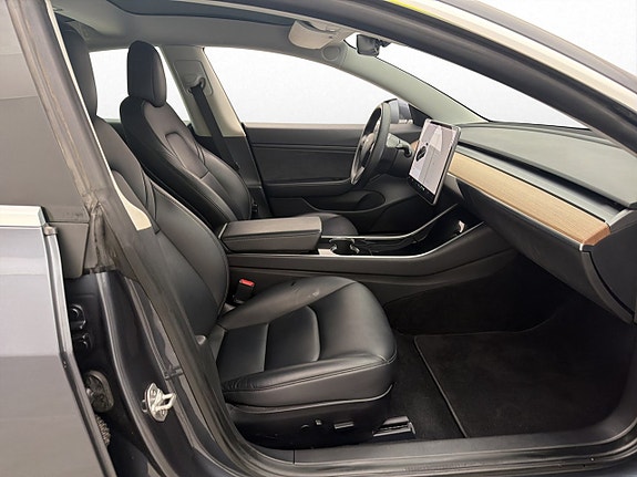 Tesla Model 3 28 of 30