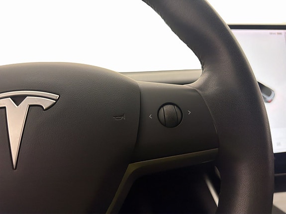 Tesla Model 3 17 of 30