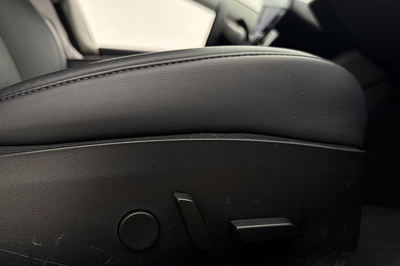 Tesla Model 3 30 of 30