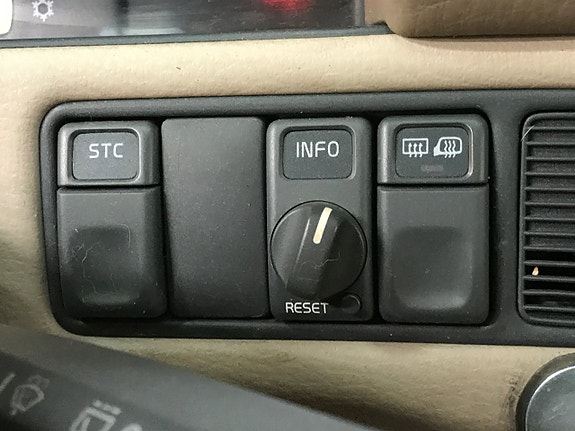 Volvo V70 10 of 19