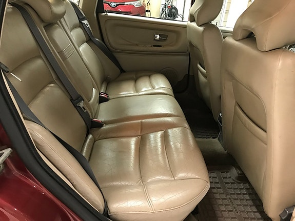 Volvo V70 13 of 19