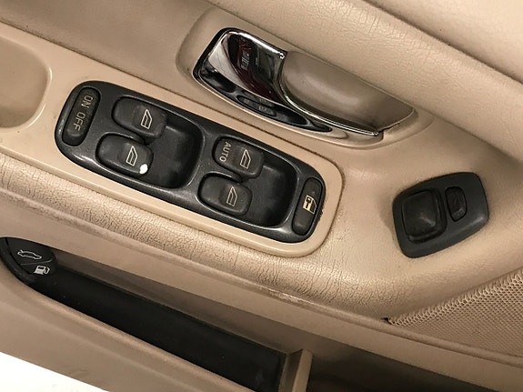 Volvo V70 11 of 19
