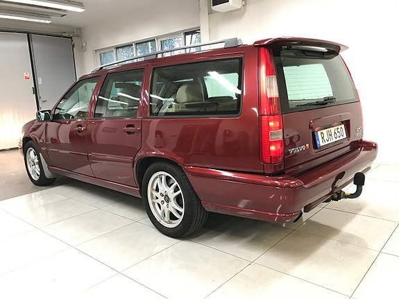 Volvo V70 3 of 19