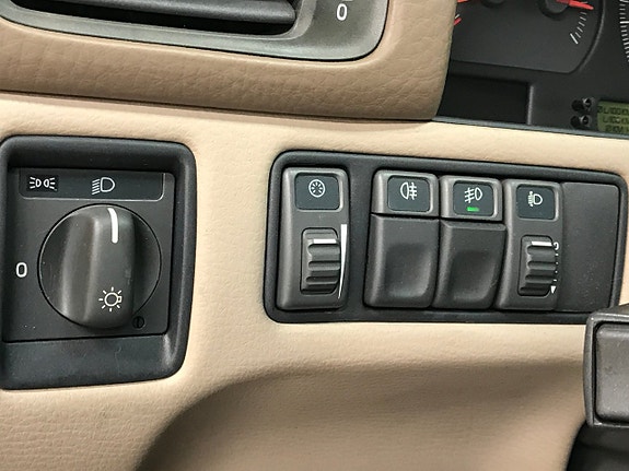 Volvo V70 9 of 19