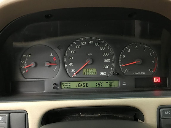 Volvo V70 7 of 19