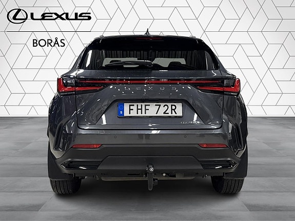 Lexus NX450h+ 4 of 18